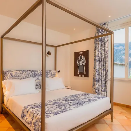 Bed & Breakfast Five