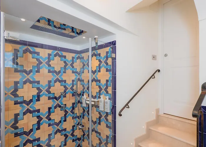 Five - Dimora D'arte فندق مبيت وإفطار 4*