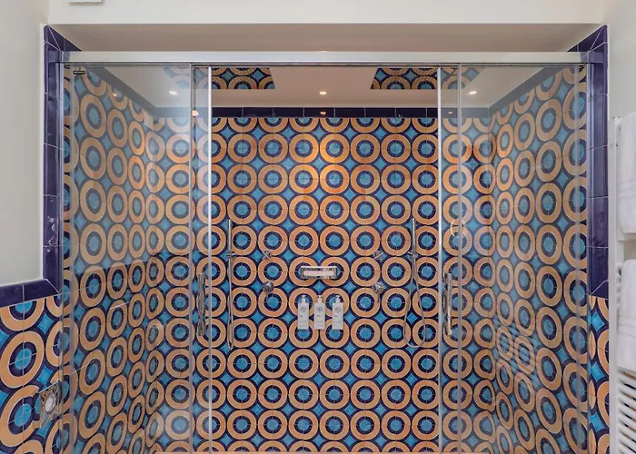 Five - Dimora D'arte 4* بوسيتانو