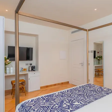 לינה וארוחת בוקר Five פוזיטנו