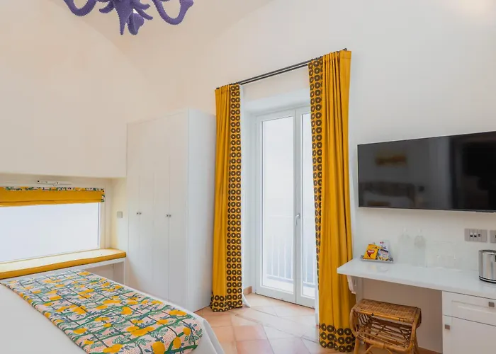 Bed & Breakfast Five Positano