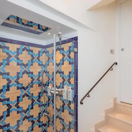 Five לינה וארוחת בוקר 3*