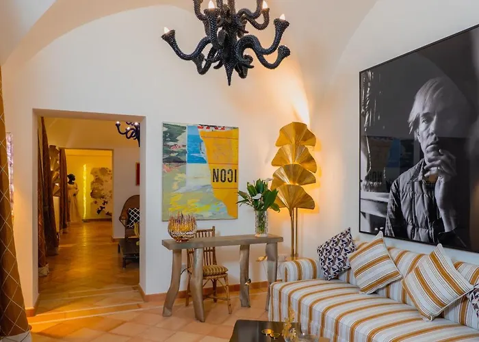 Bed & Breakfast Five - Dimora D'arte 4*