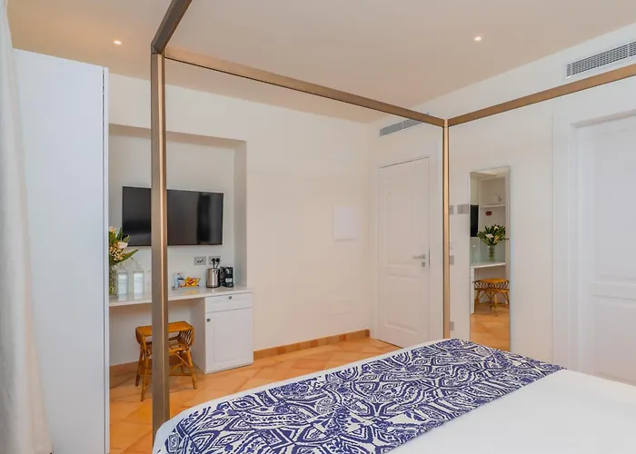 Bed & Breakfast Five - Dimora D'arte Positano