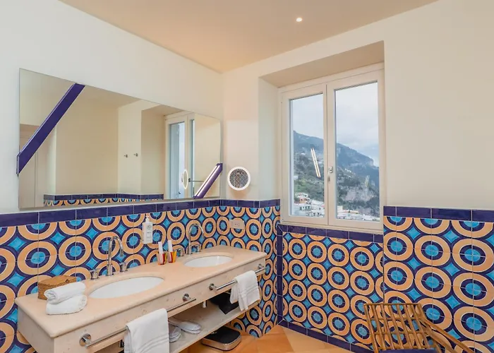 Bed & Breakfast Five - Dimora D'arte Positano