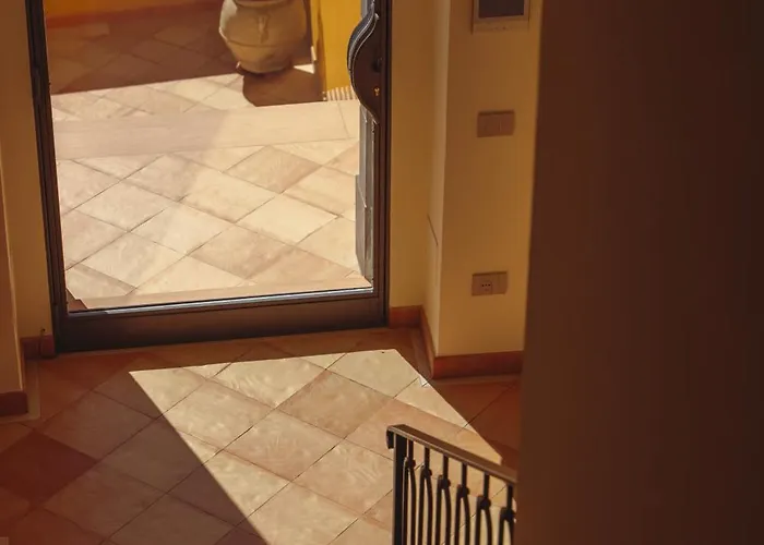 Bed & Breakfast Five - Dimora D'arte 4*